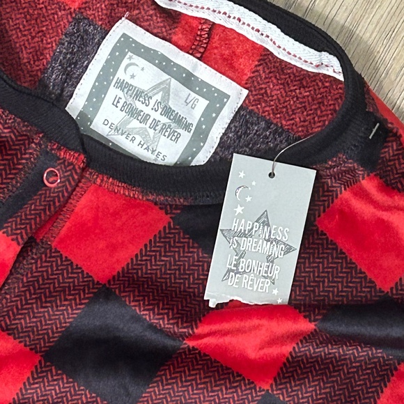 Black and Red Plaid Onesie Denver Hayes - Picture 3 of 3